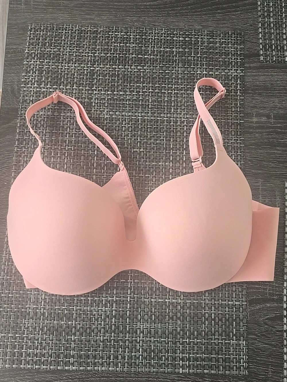 Maidenform Pink Bra 36B underwire Like New